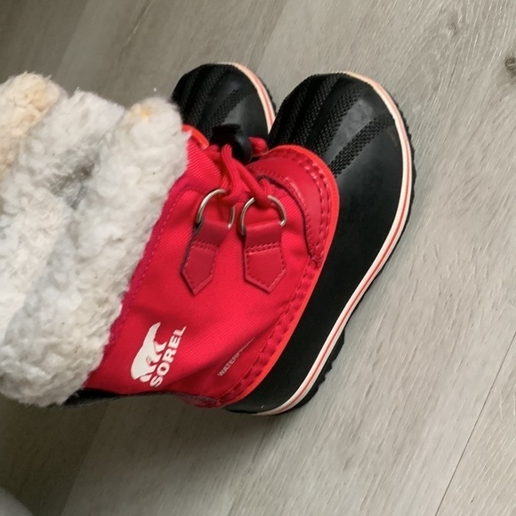 SOREL Girl Boots Yoot PAC waterproof size 10 winter snow hot pin Sherpa lace up - Picture 3 of 10